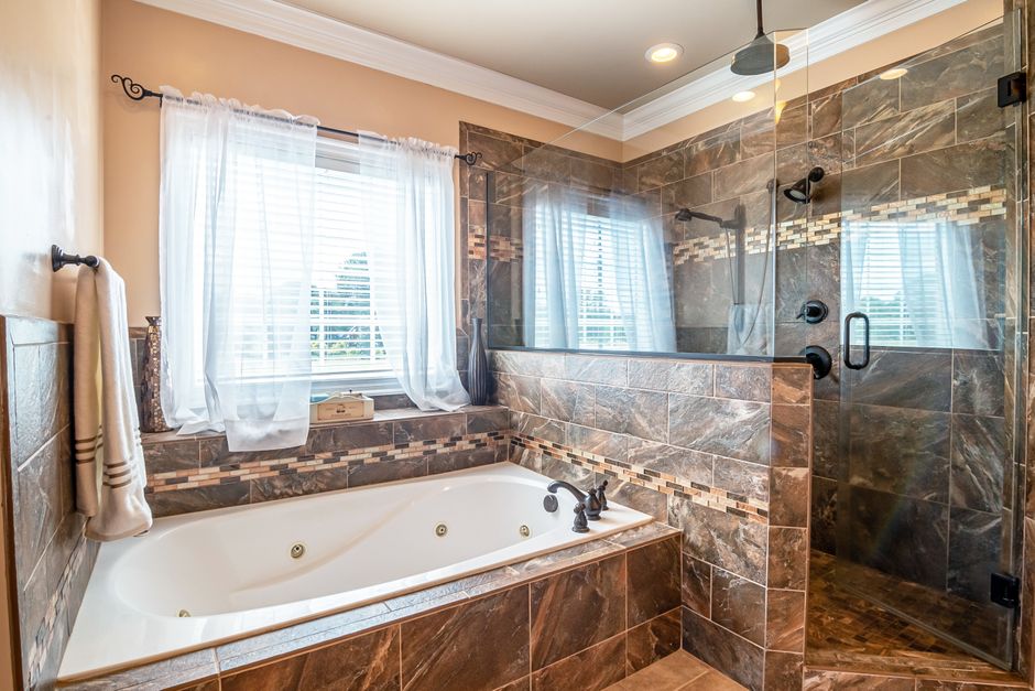 Luxury Bathroom Renovation in Maghull: Electric, Mixer or Power Shower, Which One Actually Suits Your Home?